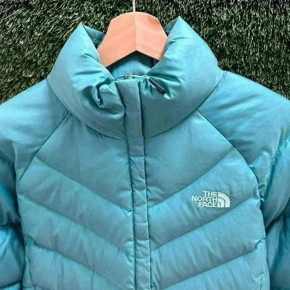 The North Face  550 Blue Puffer Jacket Medium - Picture 5 of 6